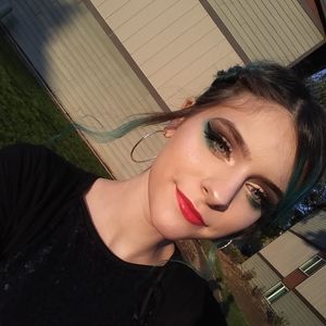 Meet your Posher, Zoe